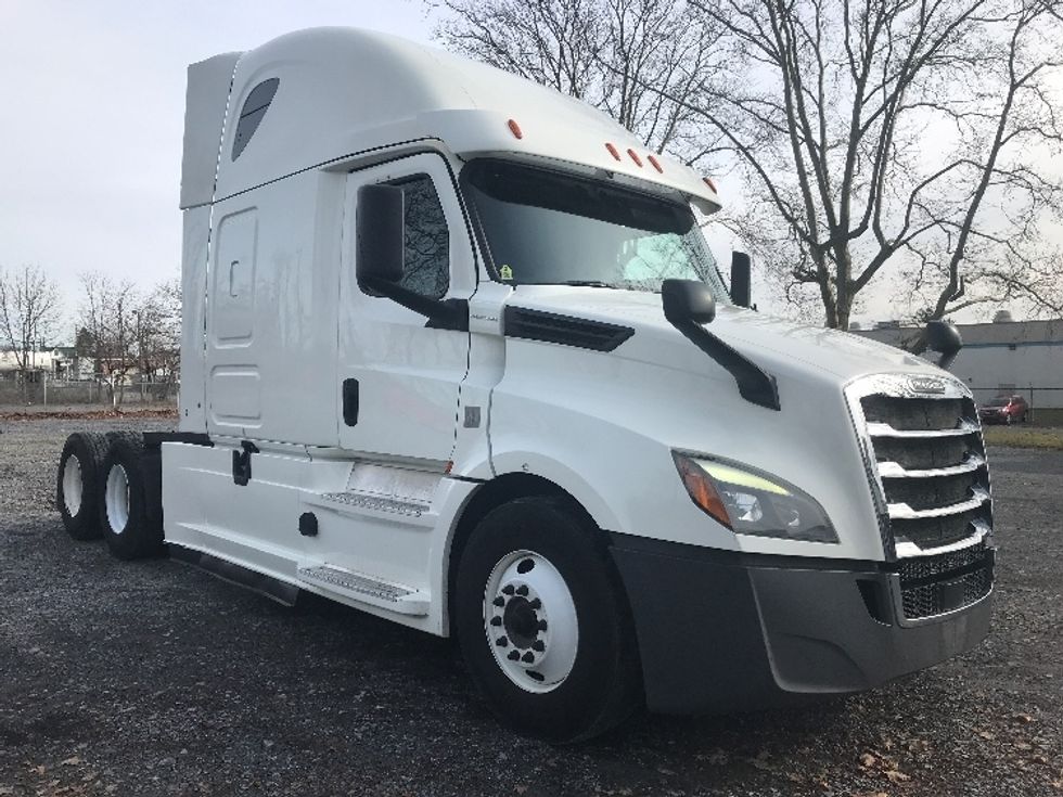 Your Next Used 2018 Freightliner T12664ST, 315893, Is For Sale And