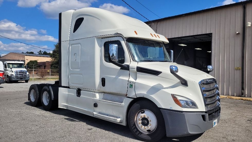 Your Next Used 2018 Freightliner T12664ST, 296293, Is For Sale And