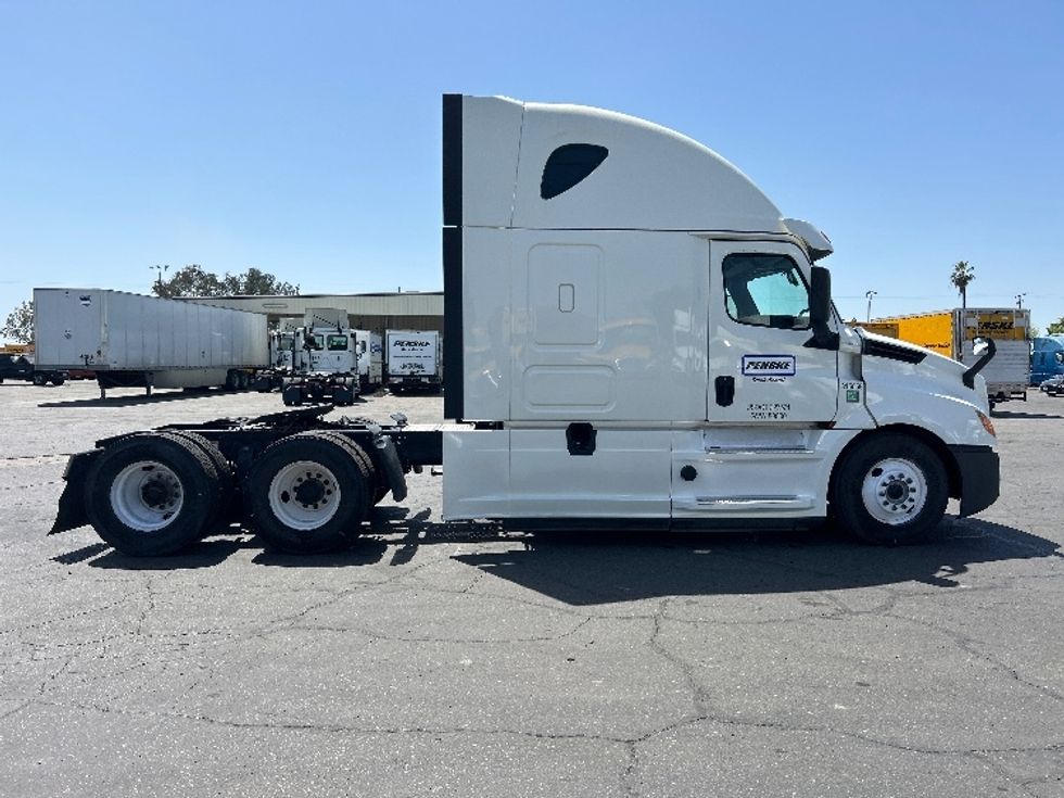 Your Next Used 2018 Freightliner T12664ST, 315658, Is For Sale And
