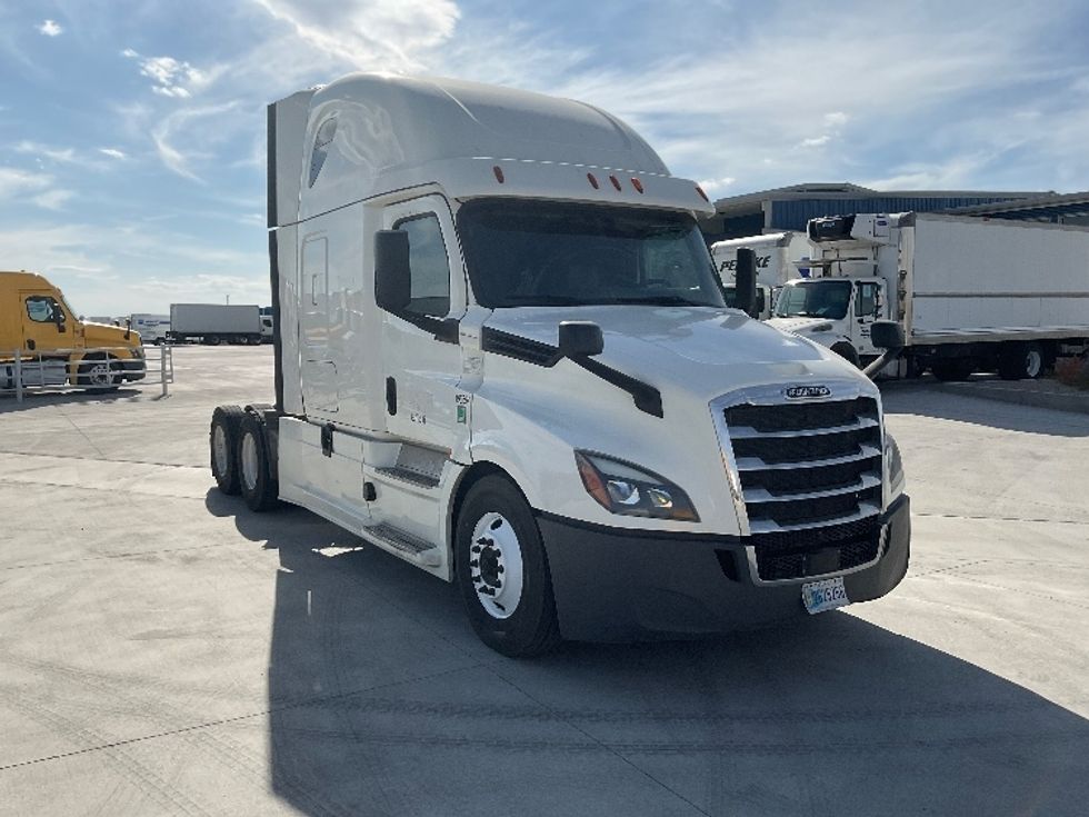 Your Next Used 2018 Freightliner T12664ST, 195694, Is For Sale And