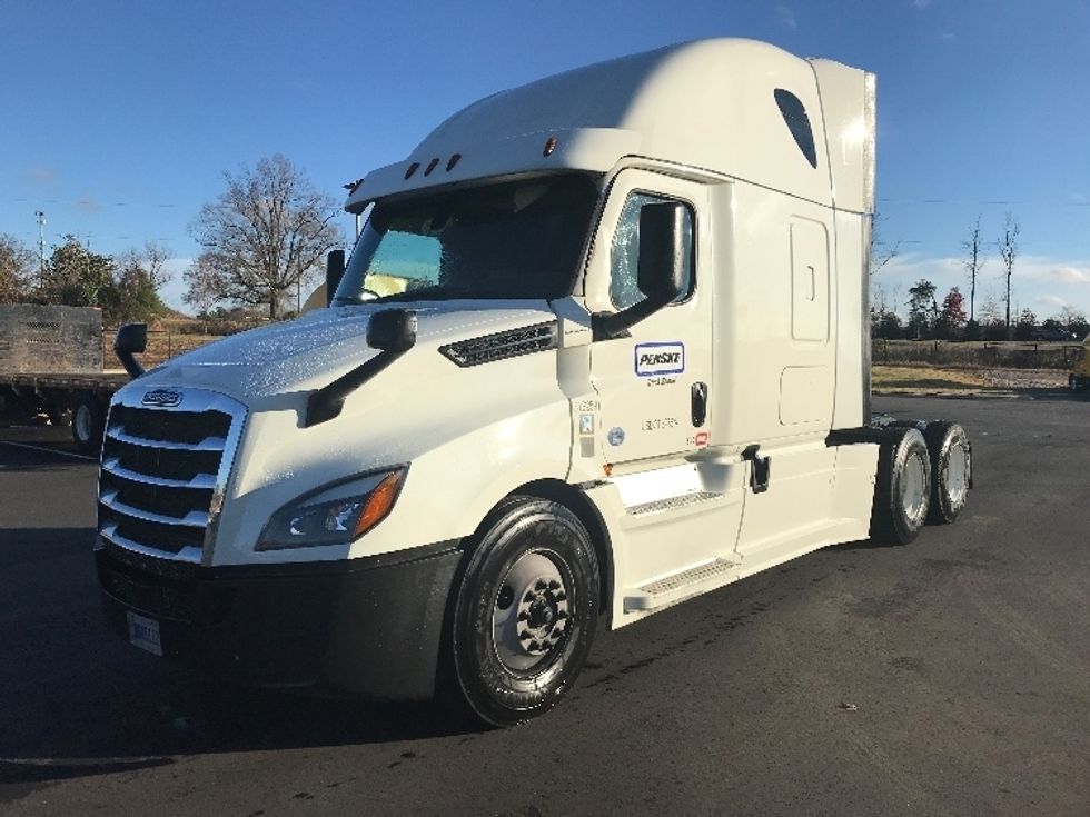 Your Next Used 2018 Freightliner T12664ST, 316259, Is For Sale And