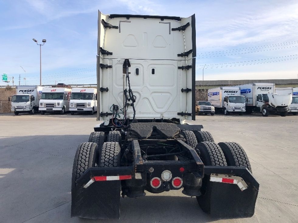 Sleeper Tractor-Heavy Duty Tractors-Freightliner-2018-T12664ST-Indianapolis-IN-745,862\n\t\tmiles-$ 44,500 - Image 23
