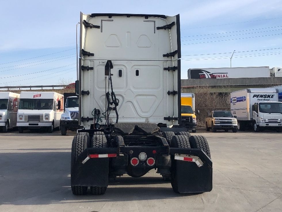Sleeper Tractor-Heavy Duty Tractors-Freightliner-2018-T12664ST-Indianapolis-IN-745,862\n\t\tmiles-$ 44,500 - Image 6