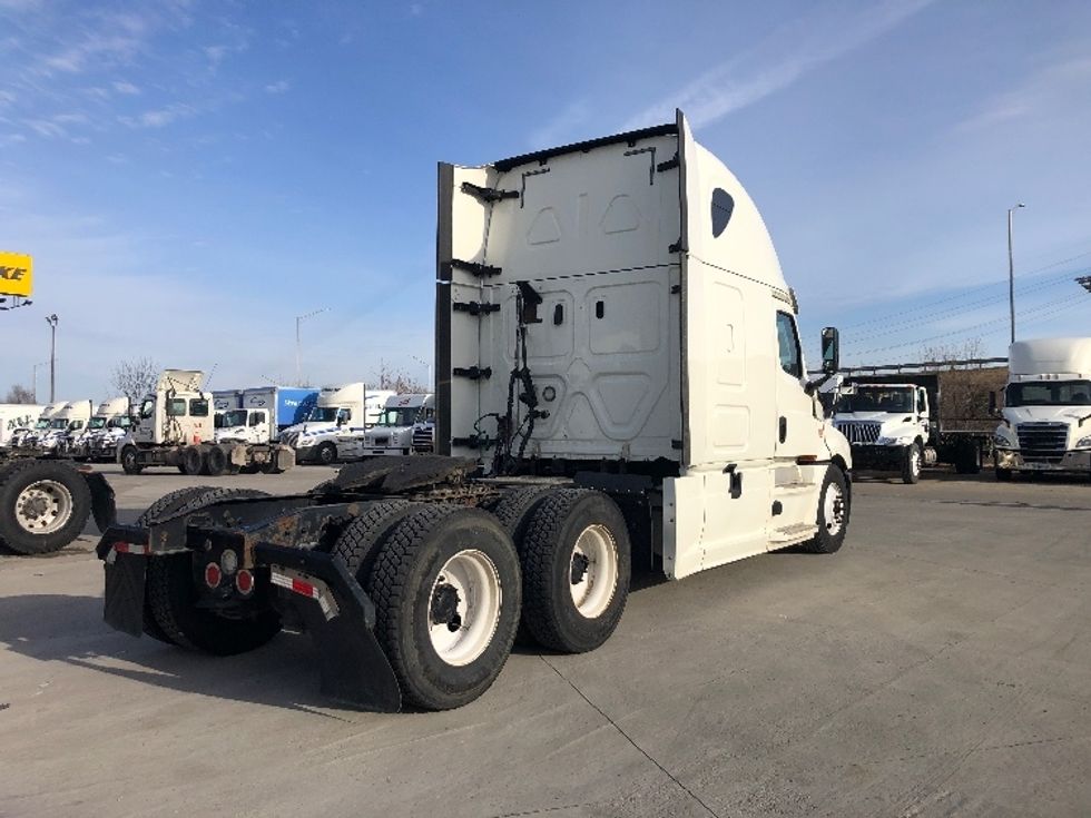 Sleeper Tractor-Heavy Duty Tractors-Freightliner-2018-T12664ST-Indianapolis-IN-745,862\n\t\tmiles-$ 44,500 - Image 7