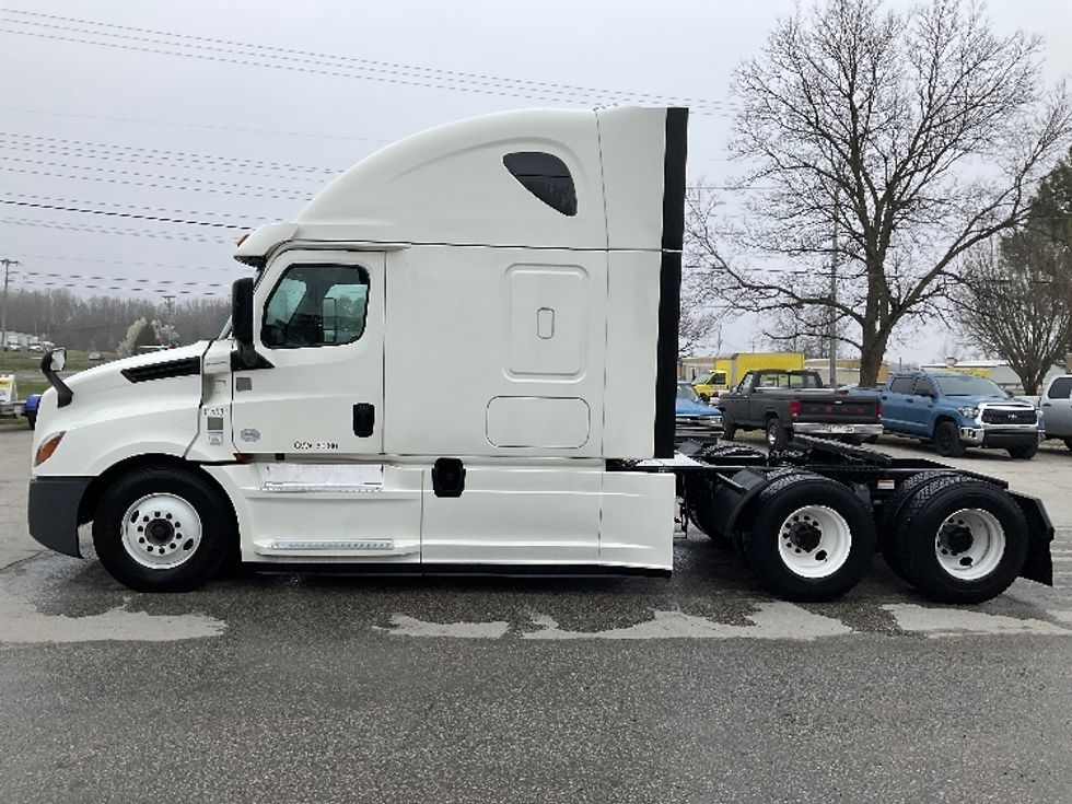 Your Next Used 2018 Freightliner T12664ST, 315581, Is For Sale And