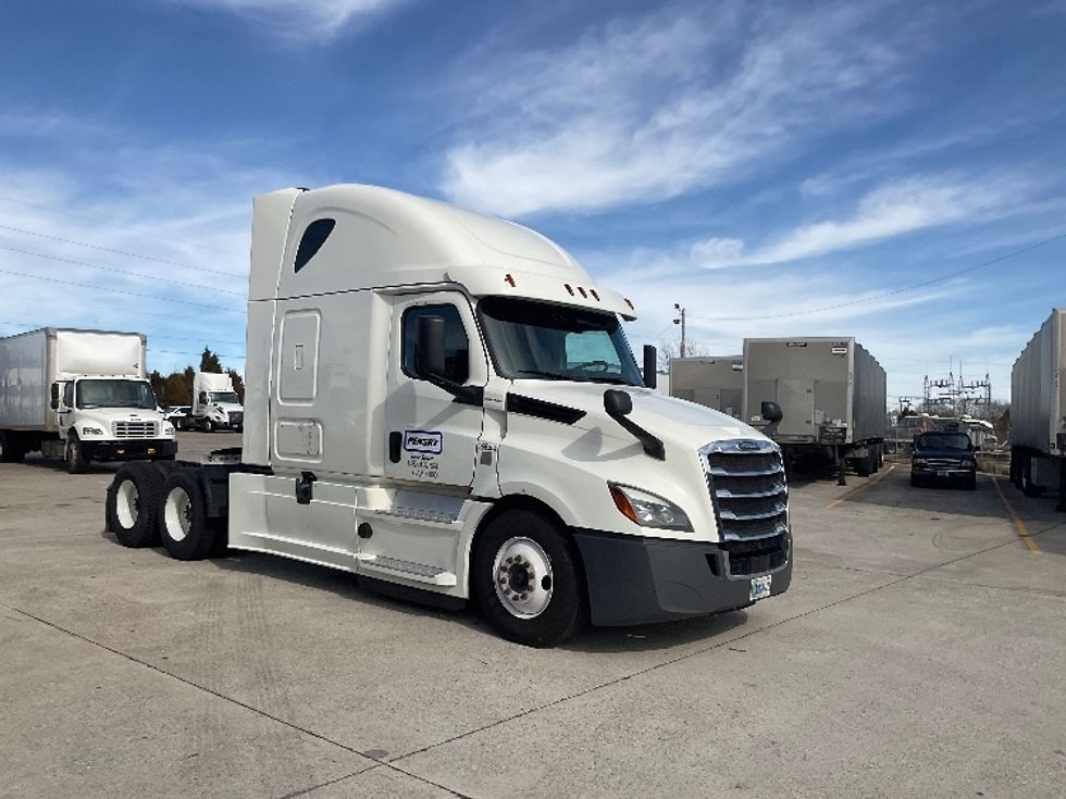Your Next Used 2018 Freightliner T12664ST, 296304, Is For Sale And