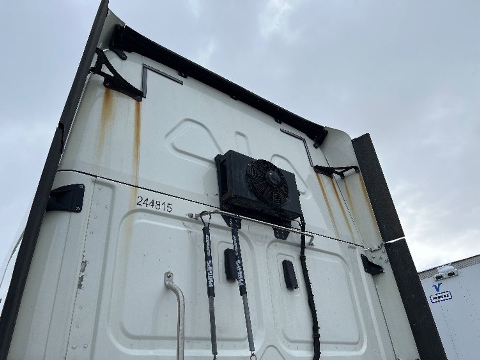 Sleeper Tractor-Heavy Duty Tractors-Freightliner-2019-Cascadia 11364ST-Akron-OH-556,300\n\t\tmiles-$ 42,000 - Image 21