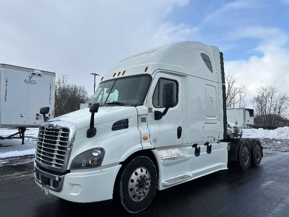 Sleeper Tractor-Heavy Duty Tractors-Freightliner-2019-Cascadia 11364ST-Akron-OH-556,300\n\t\tmiles-$ 42,000 - Image 3