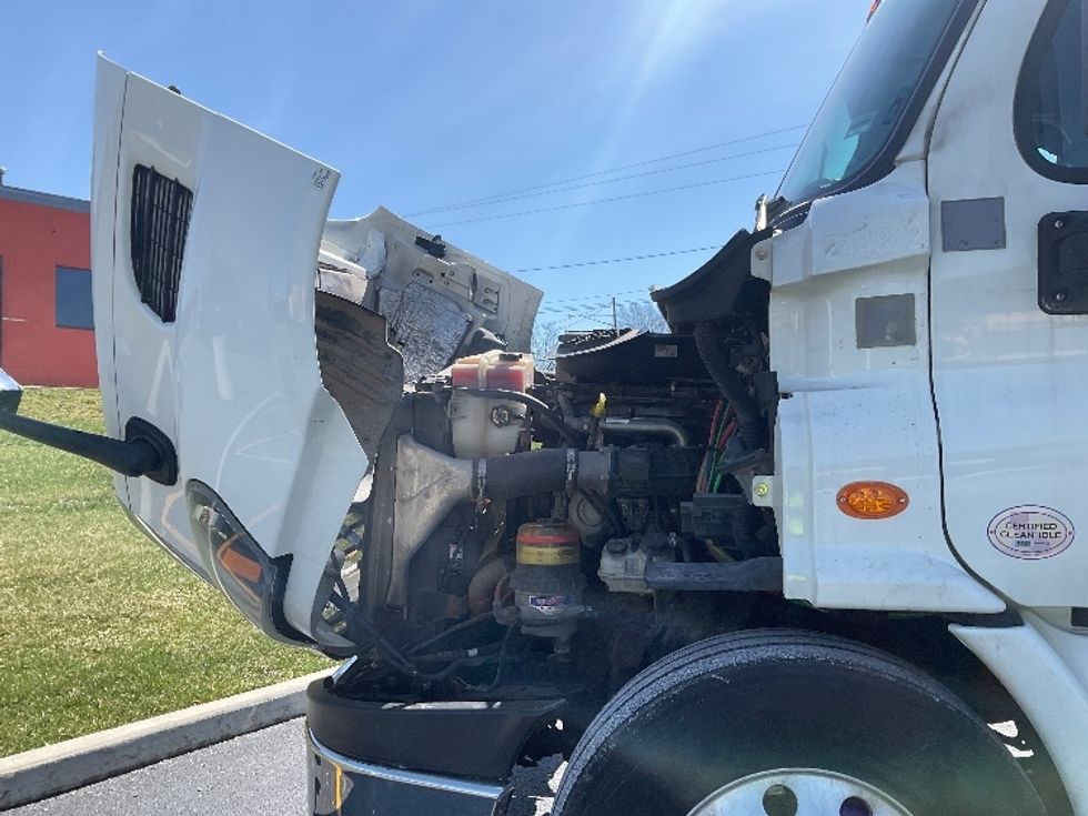 Sleeper Tractor-Heavy Duty Tractors-Freightliner-2019-Cascadia 11364ST-Akron-OH-595,468\n\t\tmiles-$ 39,750 - Image 21