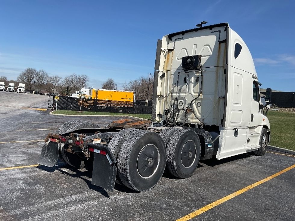 Sleeper Tractor-Heavy Duty Tractors-Freightliner-2019-Cascadia 11364ST-Akron-OH-595,468\n\t\tmiles-$ 39,750 - Image 7