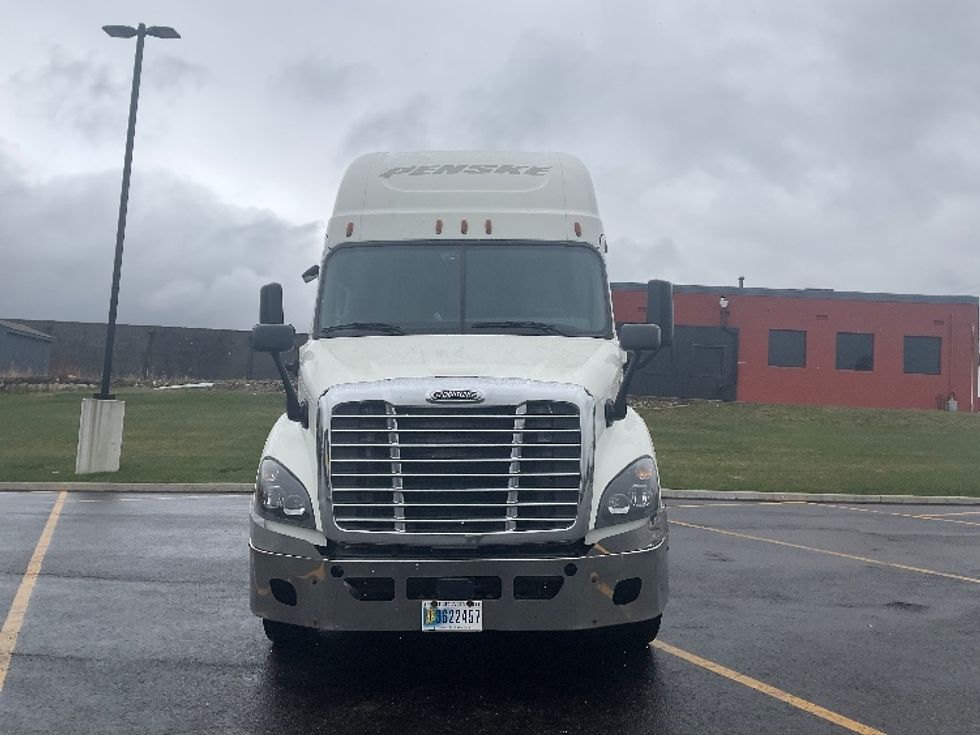 Sleeper Tractor-Heavy Duty Tractors-Freightliner-2019-Cascadia 11364ST-Akron-OH-651,490\n\t\tmiles-$ 37,250 - Image 2