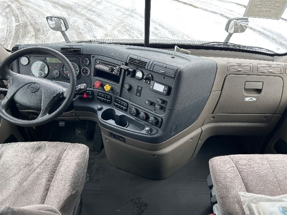 Sleeper Tractor-Heavy Duty Tractors-Freightliner-2019-Cascadia 11364ST-Akron-OH-656,291\n\t\tmiles-$ 40,000 - Image 12