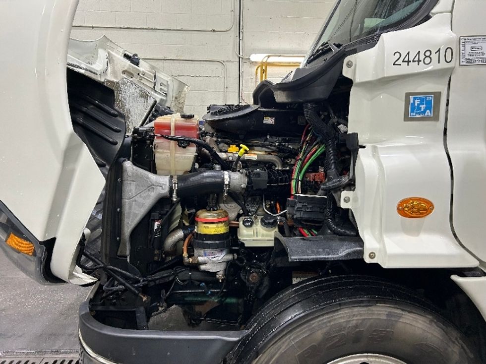 Sleeper Tractor-Heavy Duty Tractors-Freightliner-2019-Cascadia 11364ST-Akron-OH-656,291\n\t\tmiles-$ 40,000 - Image 20