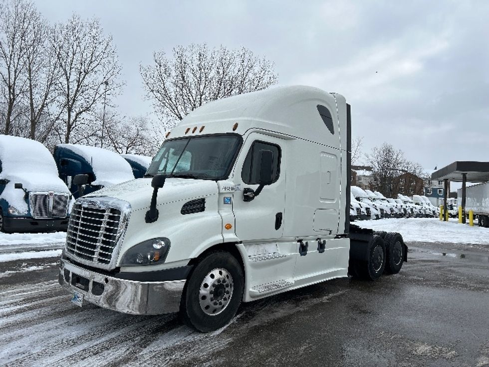 Sleeper Tractor-Heavy Duty Tractors-Freightliner-2019-Cascadia 11364ST-Akron-OH-656,291\n\t\tmiles-$ 40,000 - Image 3