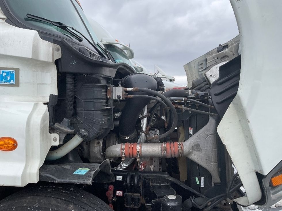 Sleeper Tractor-Heavy Duty Tractors-Freightliner-2019-Cascadia 11364ST-Akron-OH-684,104\n\t\tmiles-$ 34,750 - Image 20