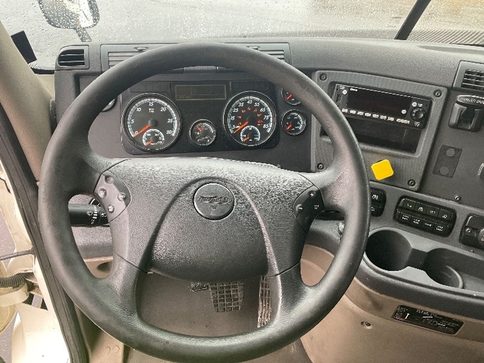 Sleeper Tractor-Heavy Duty Tractors-Freightliner-2019-Cascadia 11364ST-Akron-OH-685,683\n\t\tmiles-$ 34,750 - Image 11