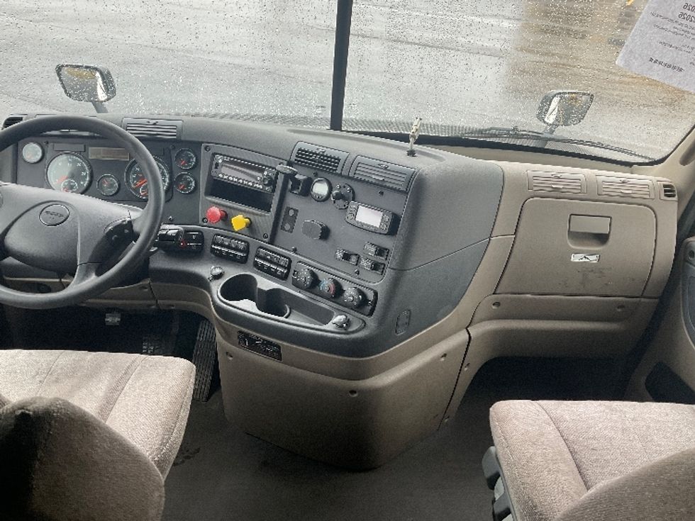 Sleeper Tractor-Heavy Duty Tractors-Freightliner-2019-Cascadia 11364ST-Akron-OH-685,683\n\t\tmiles-$ 34,750 - Image 12