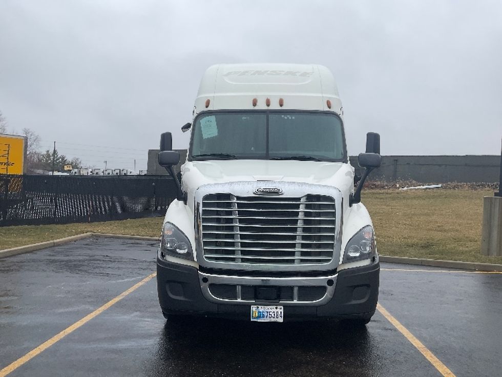 Sleeper Tractor-Heavy Duty Tractors-Freightliner-2019-Cascadia 11364ST-Akron-OH-685,683\n\t\tmiles-$ 34,750 - Image 2