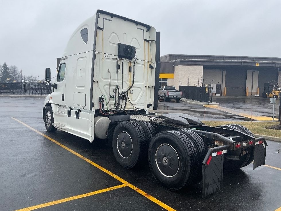 Sleeper Tractor-Heavy Duty Tractors-Freightliner-2019-Cascadia 11364ST-Akron-OH-685,683\n\t\tmiles-$ 34,750 - Image 5