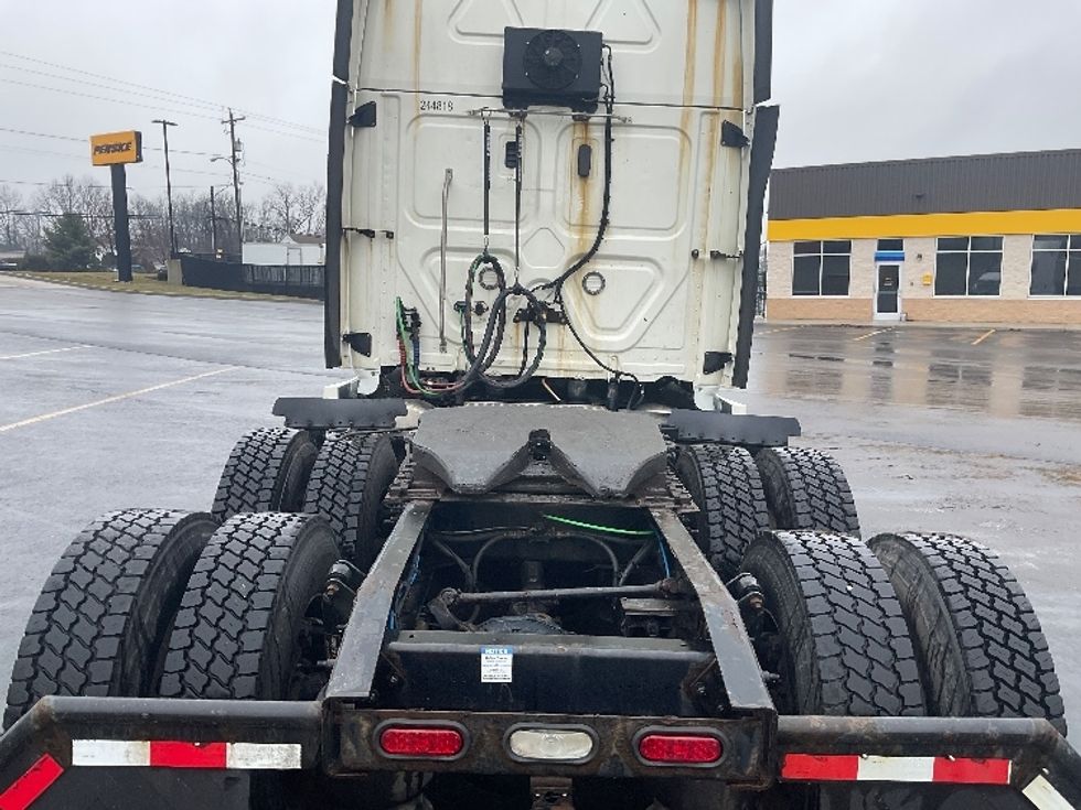 Sleeper Tractor-Heavy Duty Tractors-Freightliner-2019-Cascadia 11364ST-Akron-OH-685,683\n\t\tmiles-$ 34,750 - Image 6