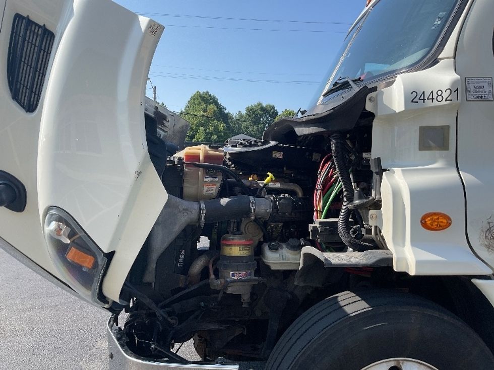 Sleeper Tractor-Heavy Duty Tractors-Freightliner-2019-Cascadia 11364ST-Akron-OH-741,366\n\t\tmiles-$ 33,750 - Image 21