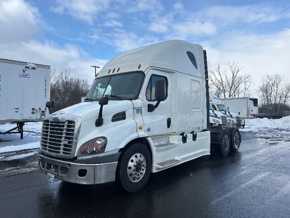 Sleeper Tractor-Heavy Duty Tractors-Freightliner-2019-Cascadia 11364ST-Akron-OH-743,703\n\t\tmiles-$ 30,500 - Image 1