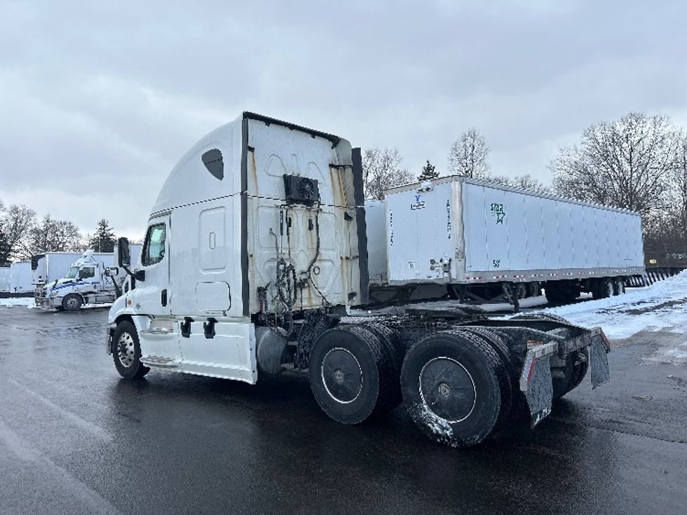 Sleeper Tractor-Heavy Duty Tractors-Freightliner-2019-Cascadia 11364ST-Akron-OH-743,703\n\t\tmiles-$ 30,500 - Image 5