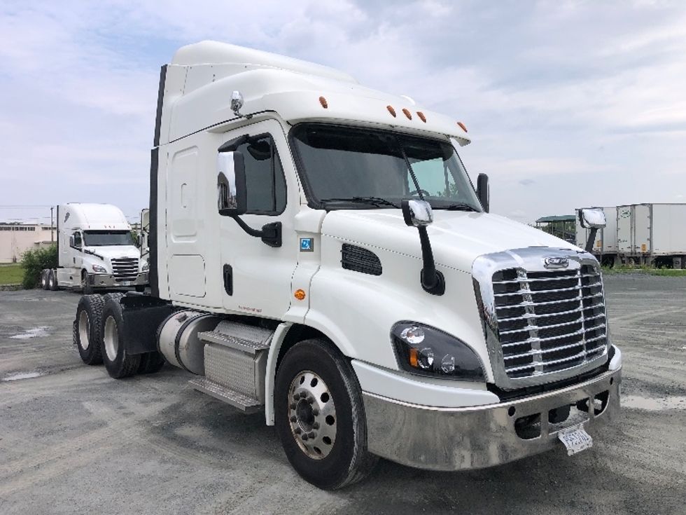 Sleeper Tractor-Heavy Duty Tractors-Freightliner-2019-Cascadia 11364ST-Albany-NY-486,683\n\t\tmiles-$ 50,000 - Image 1