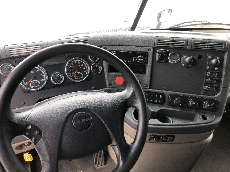 Sleeper Tractor-Heavy Duty Tractors-Freightliner-2019-Cascadia 11364ST-Albany-NY-486,683\n\t\tmiles-$ 50,000 - Image 11