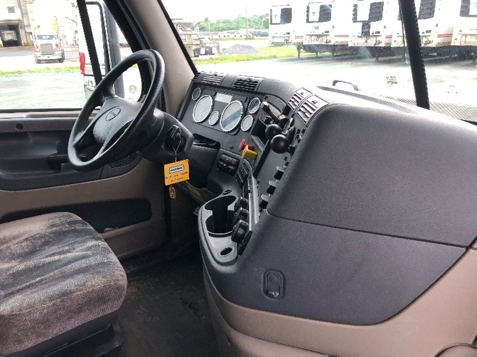 Sleeper Tractor-Heavy Duty Tractors-Freightliner-2019-Cascadia 11364ST-Albany-NY-486,683\n\t\tmiles-$ 50,000 - Image 15