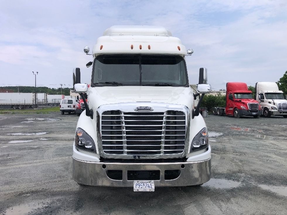 Sleeper Tractor-Heavy Duty Tractors-Freightliner-2019-Cascadia 11364ST-Albany-NY-486,683\n\t\tmiles-$ 50,000 - Image 2