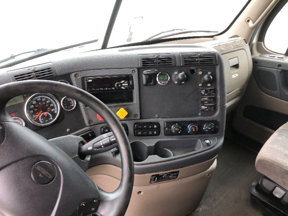 Sleeper Tractor-Heavy Duty Tractors-Freightliner-2019-Cascadia 11364ST-Albany-NY-571,142\n\t\tmiles-$ 44,250 - Image 12