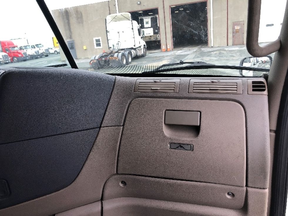 Sleeper Tractor-Heavy Duty Tractors-Freightliner-2019-Cascadia 11364ST-Albany-NY-571,142\n\t\tmiles-$ 44,250 - Image 14