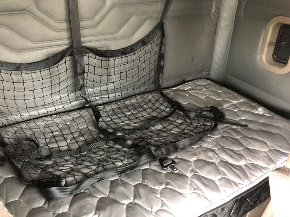 Sleeper Tractor-Heavy Duty Tractors-Freightliner-2019-Cascadia 11364ST-Albany-NY-571,142\n\t\tmiles-$ 44,250 - Image 17