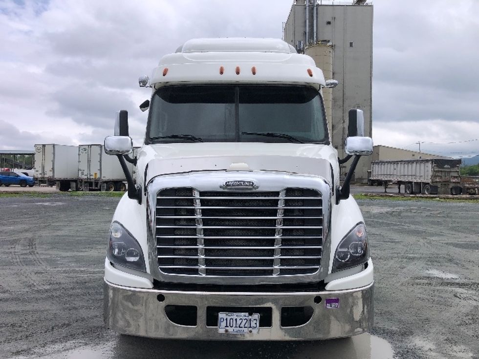 Sleeper Tractor-Heavy Duty Tractors-Freightliner-2019-Cascadia 11364ST-Albany-NY-571,142\n\t\tmiles-$ 44,250 - Image 2