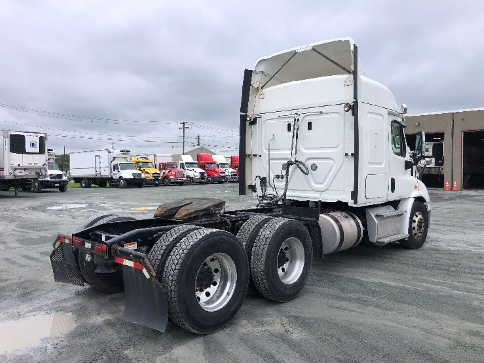 Sleeper Tractor-Heavy Duty Tractors-Freightliner-2019-Cascadia 11364ST-Albany-NY-571,142\n\t\tmiles-$ 44,250 - Image 7