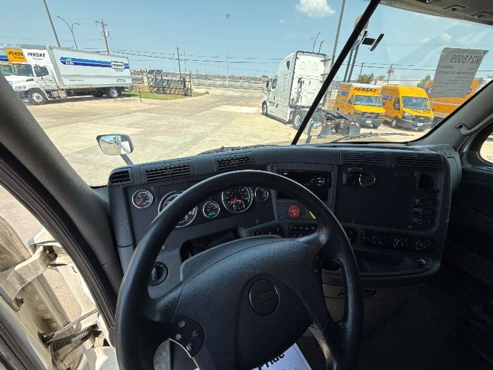 Sleeper Tractor-Heavy Duty Tractors-Freightliner-2019-Cascadia 11364ST-Arlington-TX-486,959\n\t\tmiles-$ 54,750 - Image 11