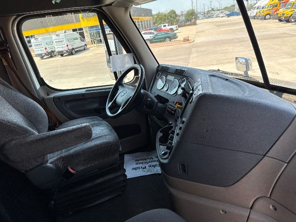 Sleeper Tractor-Heavy Duty Tractors-Freightliner-2019-Cascadia 11364ST-Arlington-TX-486,959\n\t\tmiles-$ 54,750 - Image 15