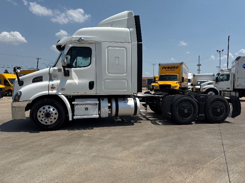 Sleeper Tractor-Heavy Duty Tractors-Freightliner-2019-Cascadia 11364ST-Arlington-TX-486,959\n\t\tmiles-$ 54,750 - Image 4