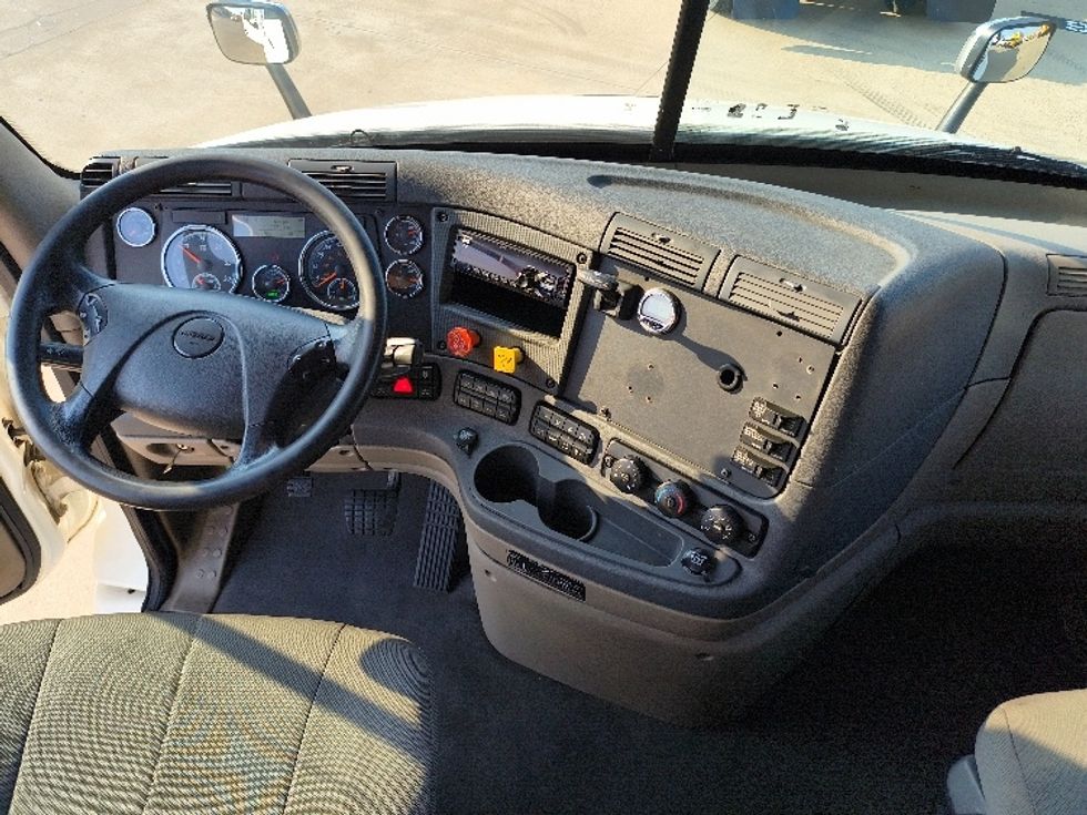 Sleeper Tractor-Heavy Duty Tractors-Freightliner-2019-Cascadia 11364ST-Arlington-TX-500,580\n\t\tmiles-$ 54,000 - Image 11