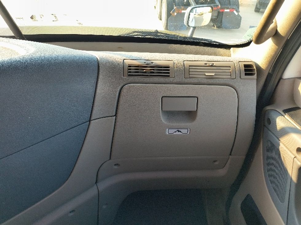 Sleeper Tractor-Heavy Duty Tractors-Freightliner-2019-Cascadia 11364ST-Arlington-TX-500,580\n\t\tmiles-$ 54,000 - Image 14