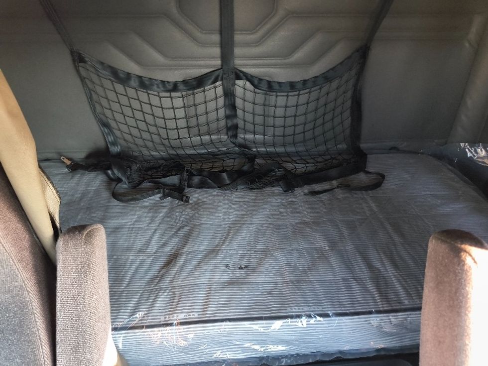 Sleeper Tractor-Heavy Duty Tractors-Freightliner-2019-Cascadia 11364ST-Arlington-TX-500,580\n\t\tmiles-$ 54,000 - Image 16