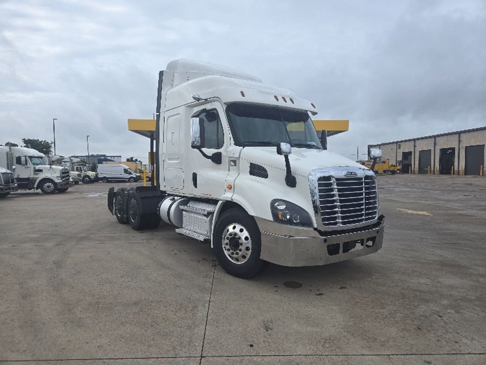 Sleeper Tractor-Heavy Duty Tractors-Freightliner-2019-Cascadia 11364ST-Arlington-TX-518,148\n\t\tmiles-$ 53,000 - Image 1