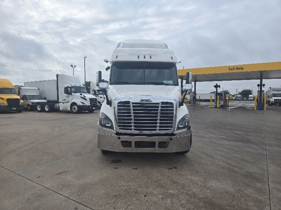 Sleeper Tractor-Heavy Duty Tractors-Freightliner-2019-Cascadia 11364ST-Arlington-TX-518,148\n\t\tmiles-$ 53,000 - Image 2