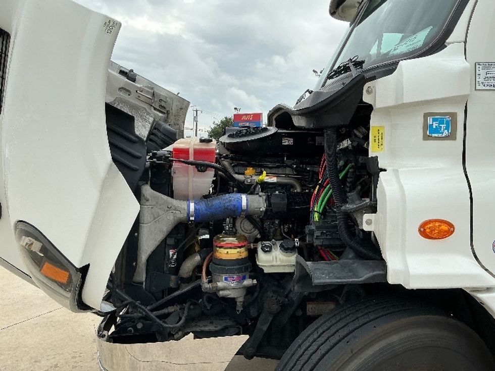 Sleeper Tractor-Heavy Duty Tractors-Freightliner-2019-Cascadia 11364ST-Arlington-TX-518,148\n\t\tmiles-$ 53,000 - Image 20