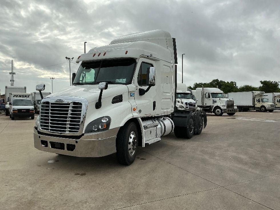 Sleeper Tractor-Heavy Duty Tractors-Freightliner-2019-Cascadia 11364ST-Arlington-TX-518,148\n\t\tmiles-$ 53,000 - Image 3