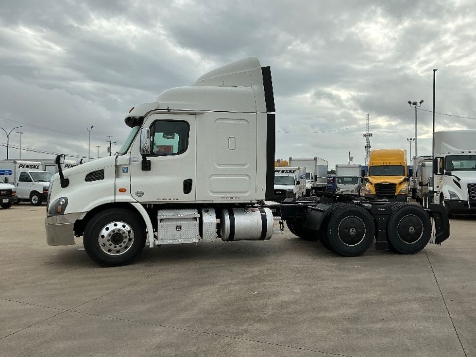Sleeper Tractor-Heavy Duty Tractors-Freightliner-2019-Cascadia 11364ST-Arlington-TX-518,148\n\t\tmiles-$ 53,000 - Image 4