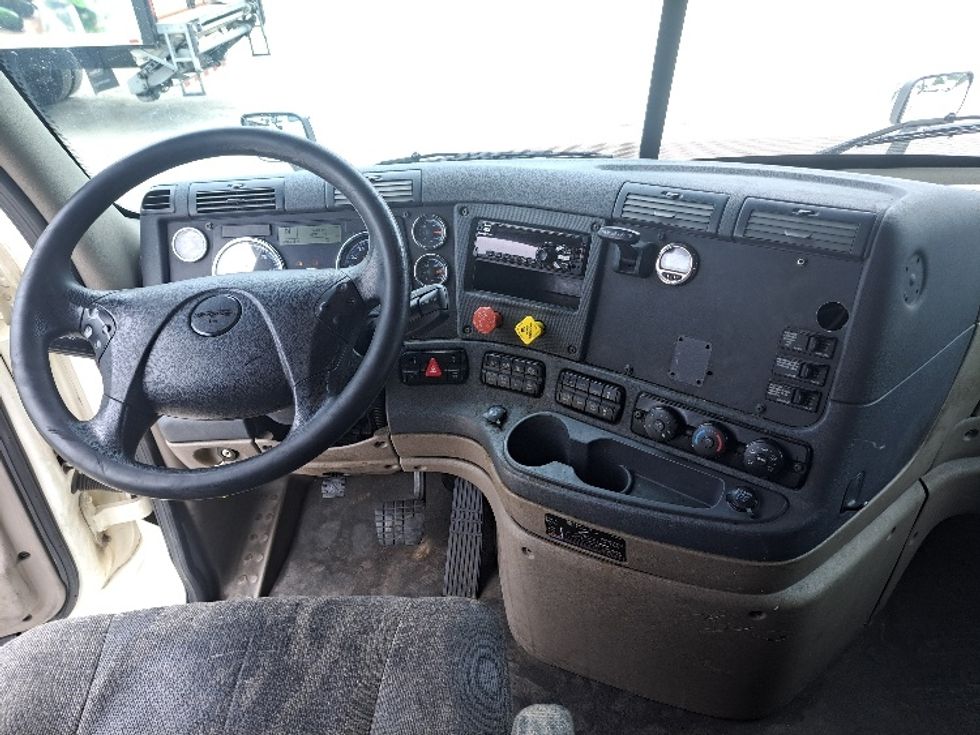 Sleeper Tractor-Heavy Duty Tractors-Freightliner-2019-Cascadia 11364ST-Atlanta-GA-440,215\n\t\tmiles-$ 55,000 - Image 12