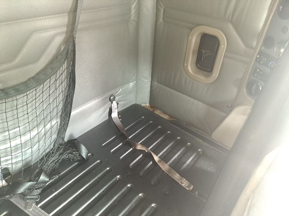 Sleeper Tractor-Heavy Duty Tractors-Freightliner-2019-Cascadia 11364ST-Atlanta-GA-440,215\n\t\tmiles-$ 55,000 - Image 16