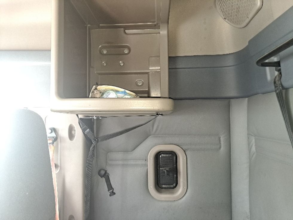 Sleeper Tractor-Heavy Duty Tractors-Freightliner-2019-Cascadia 11364ST-Atlanta-GA-440,215\n\t\tmiles-$ 55,000 - Image 18